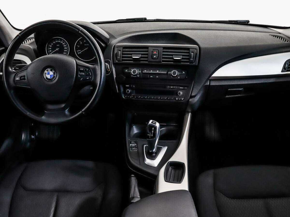 BMW 1 серии с пробегом — 2013 год. Фото: #12