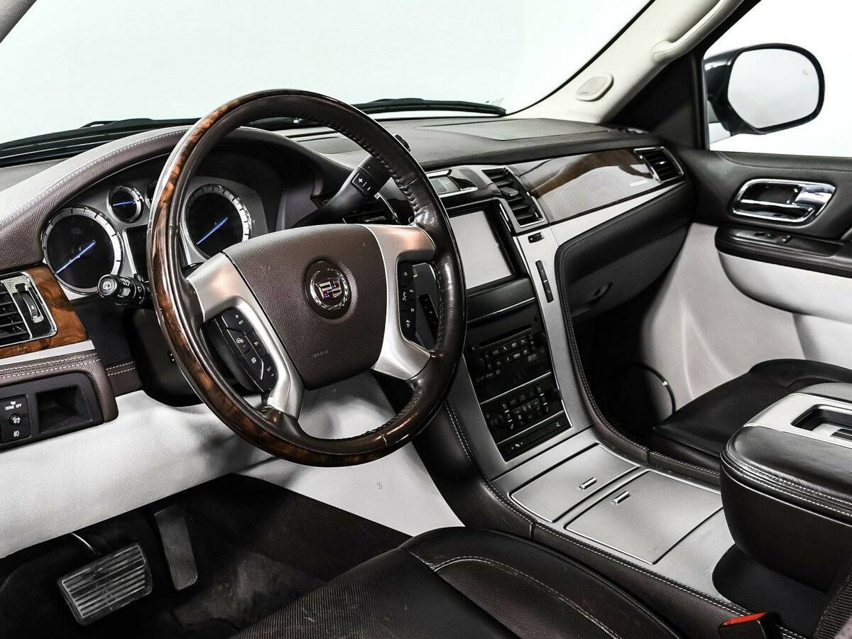 Cadillac Escalade с пробегом — 2013 год. Фото: #12