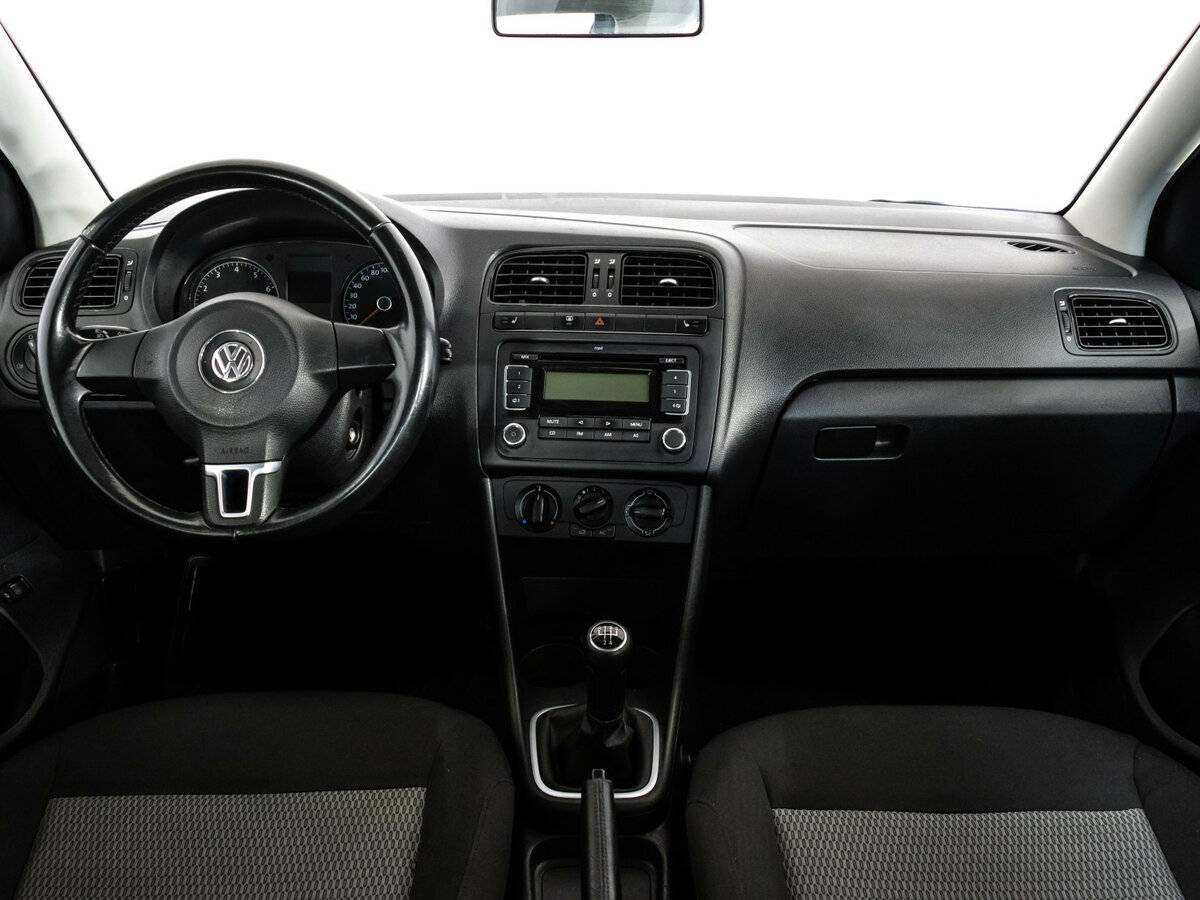 Volkswagen Polo с пробегом — 2012 год. Фото: #9