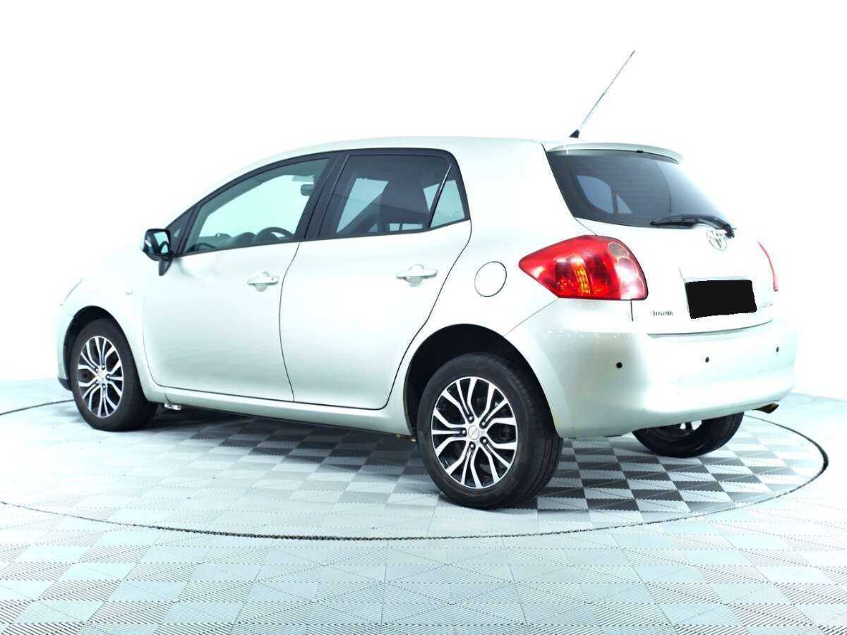 Toyota Auris с пробегом — 2008 год. Фото: #6