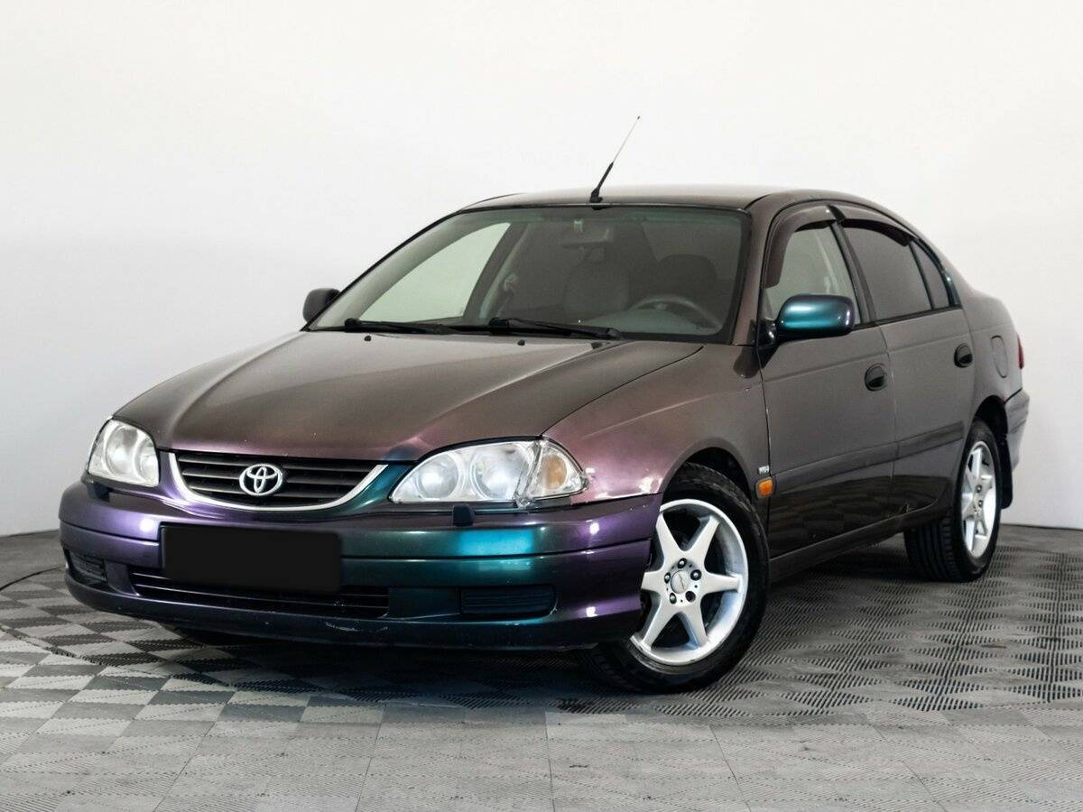 Toyota Avensis с пробегом — 2002 год. Фото: #0