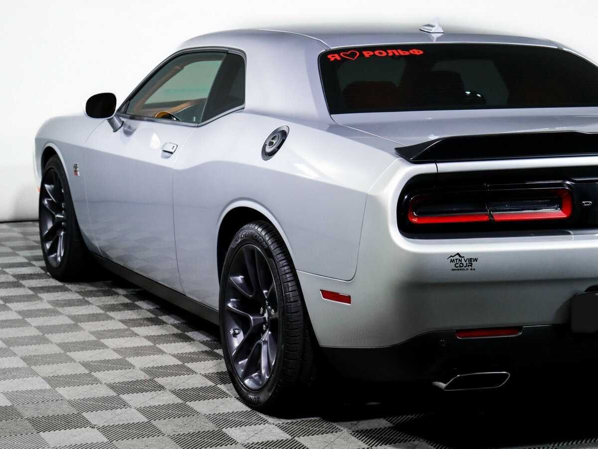 Dodge Challenger с пробегом — 2022 год. Фото: #17