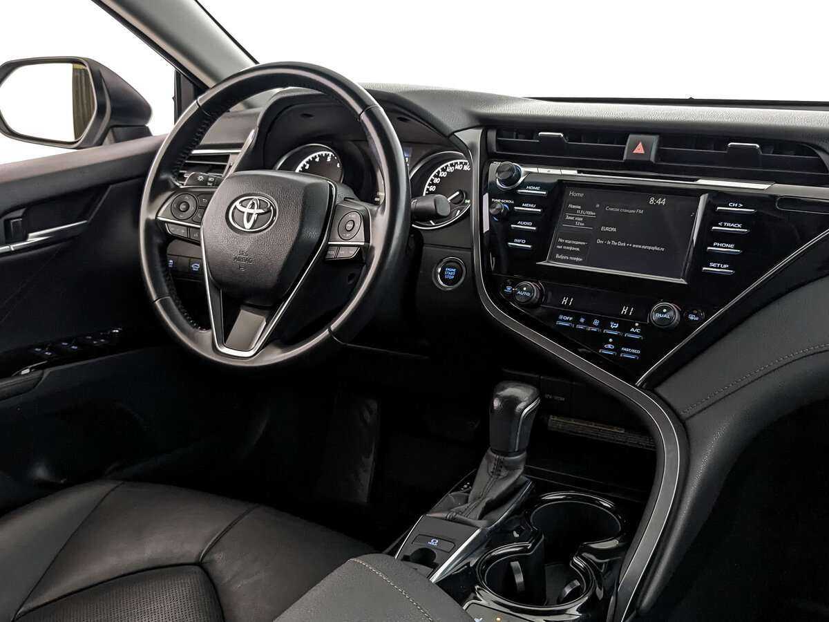 Toyota Camry с пробегом — 2021 год. Фото: #22