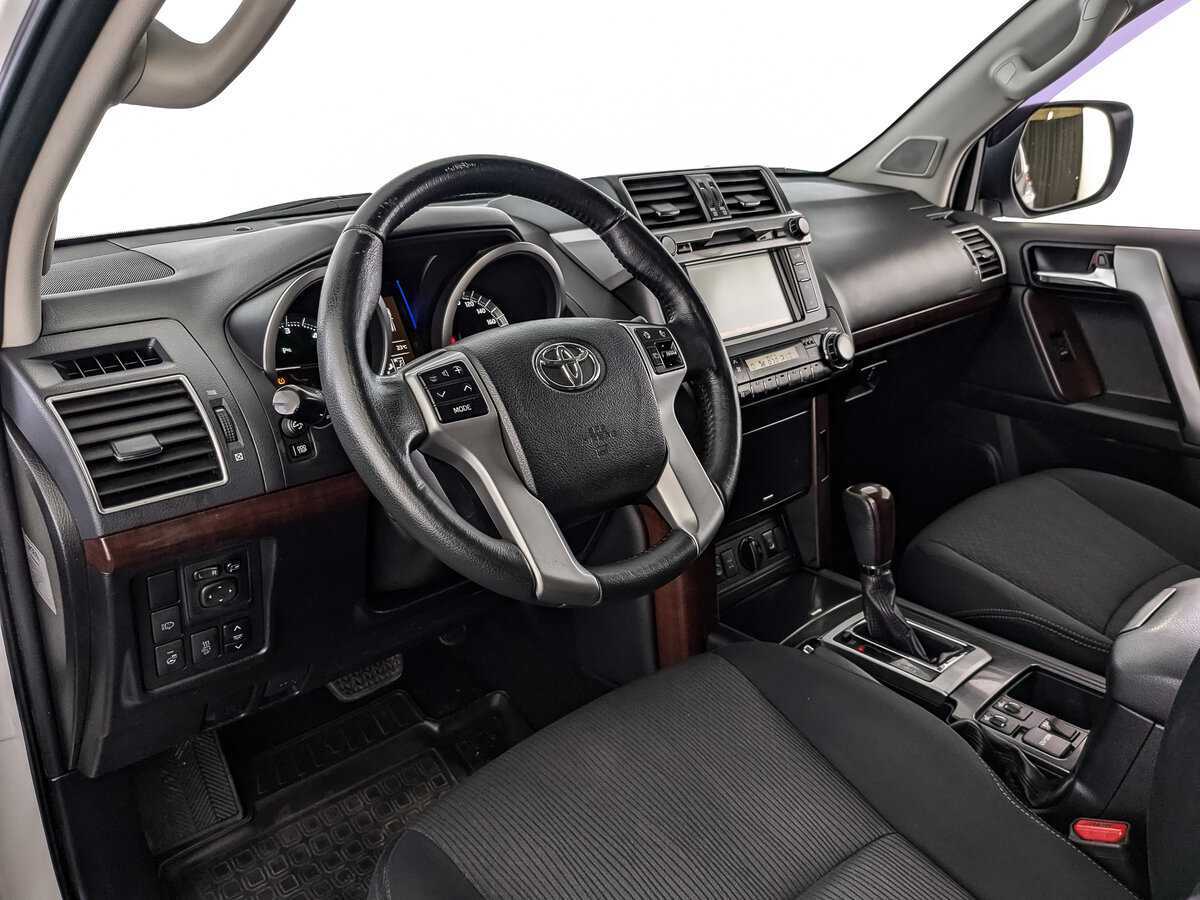 Toyota Land Cruiser Prado с пробегом — 2016 год. Фото: #10