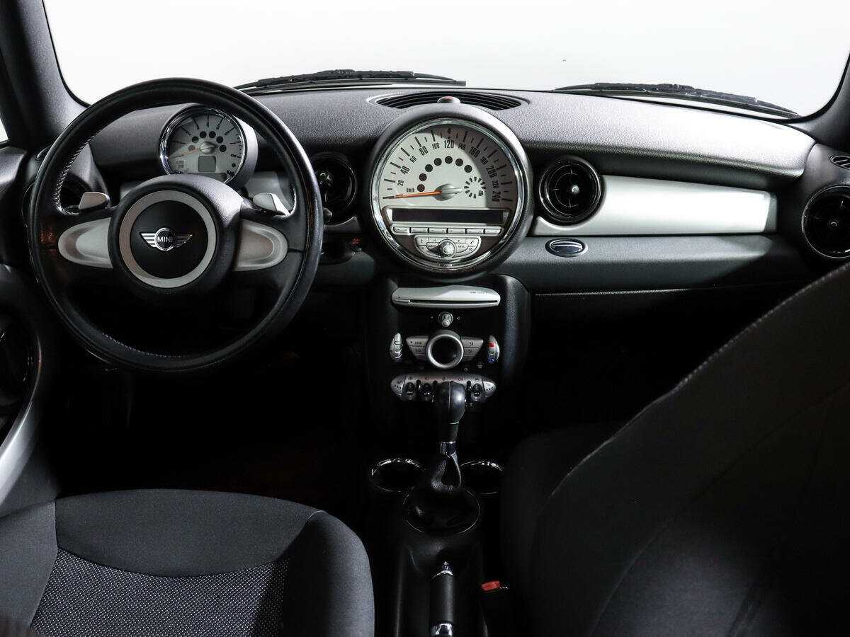 Mini Hatch с пробегом — 2008 год. Фото: #9