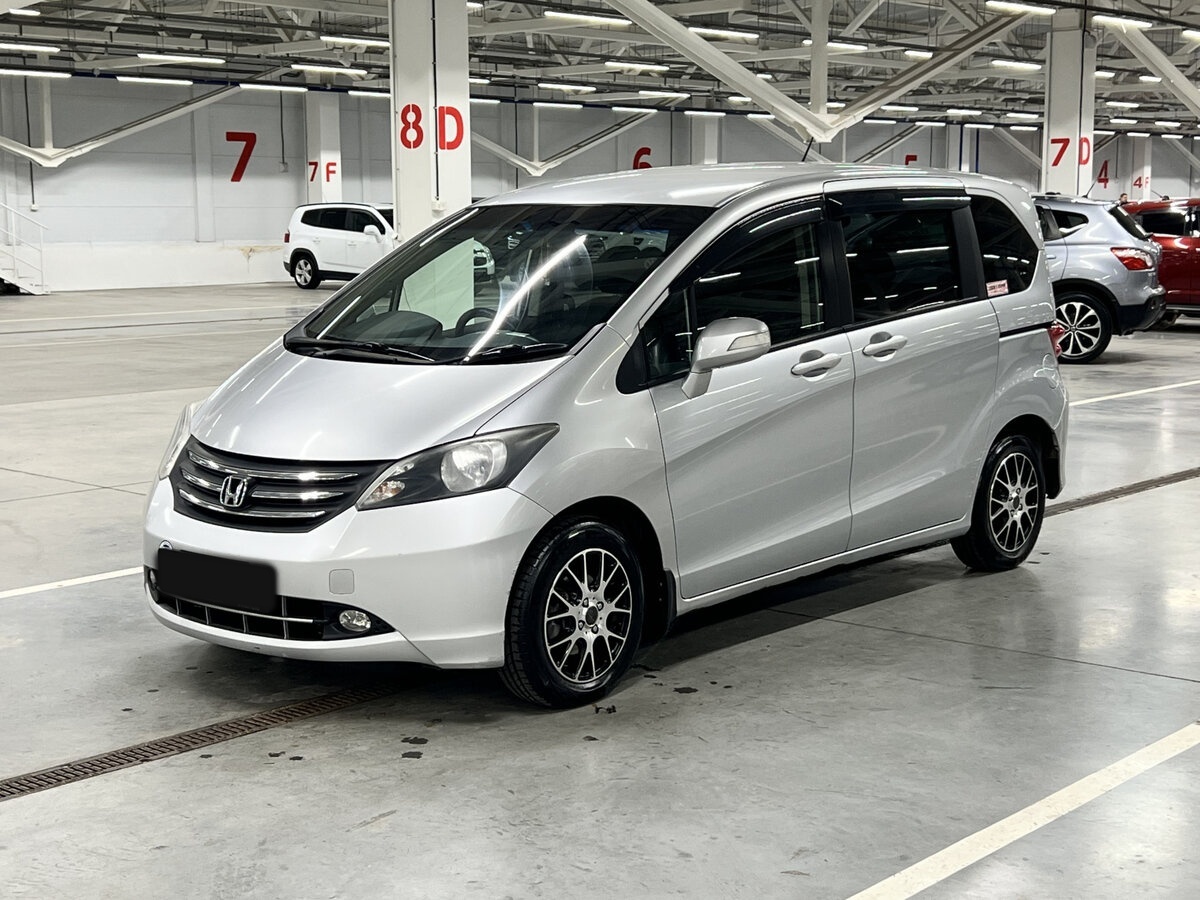 Honda Freed с пробегом — 2011 год. Посмотреть фото