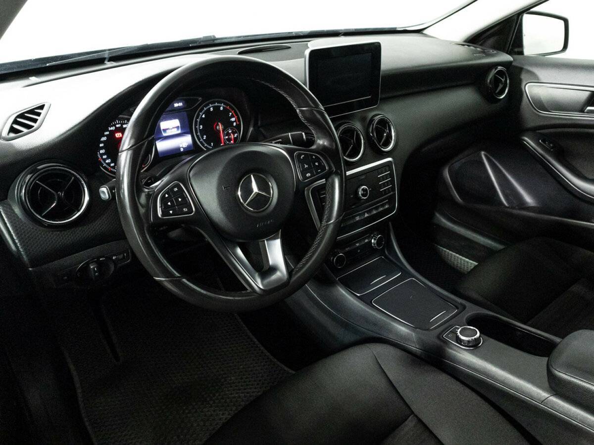 Mercedes-Benz A-Класс с пробегом — 2017 год. Фото: #10