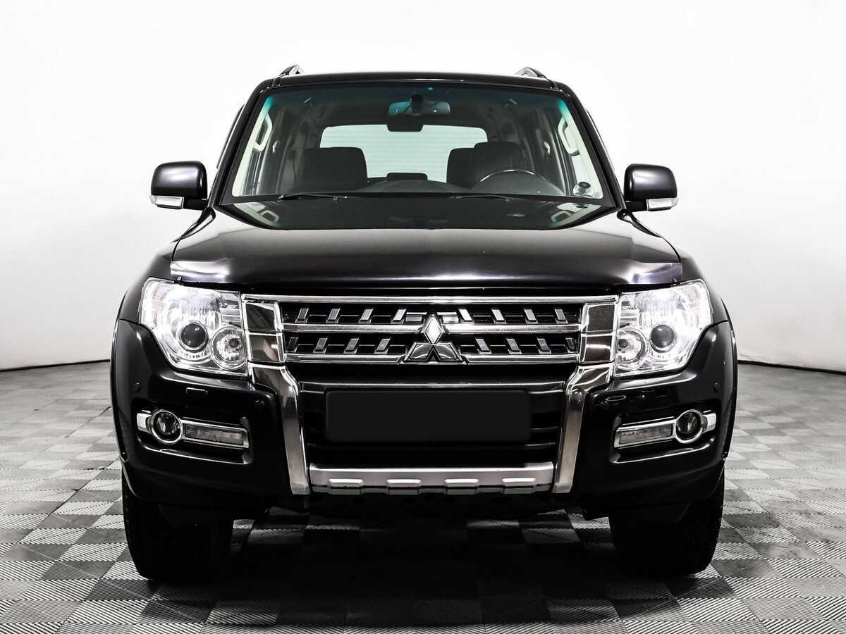 Mitsubishi Pajero с пробегом — 2015 год. Фото: #1