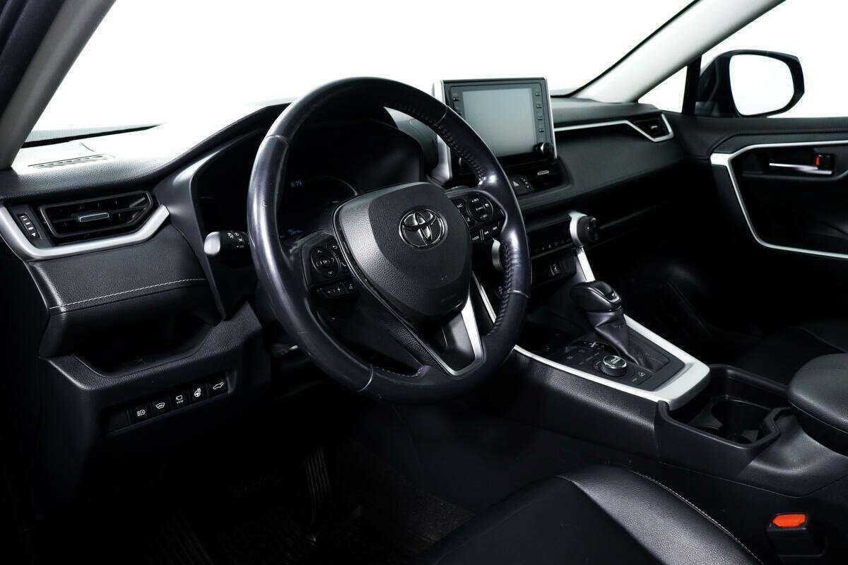 Toyota RAV4 с пробегом — 2019 год. Фото: #12