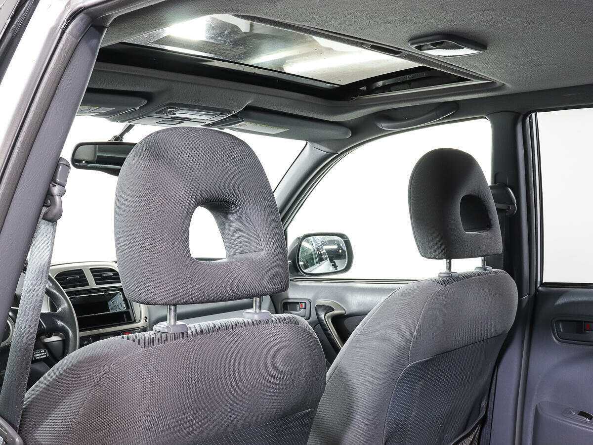 Toyota RAV4 с пробегом — 2002 год. Фото: #12