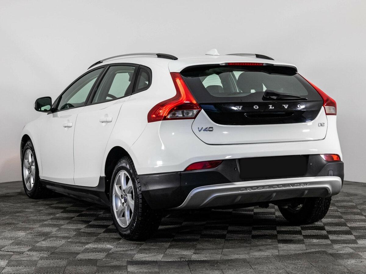 Volvo V40 Cross Country с пробегом — 2013 год. Фото: #5