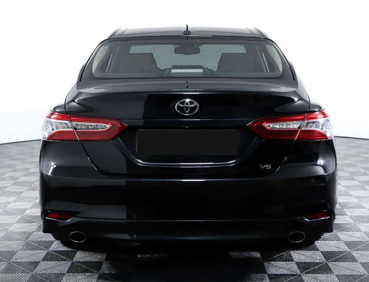 Toyota Camry с пробегом — 2018 год. Фото: #5