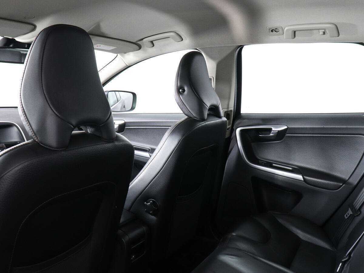 Volvo XC60 с пробегом — 2011 год. Фото: #11