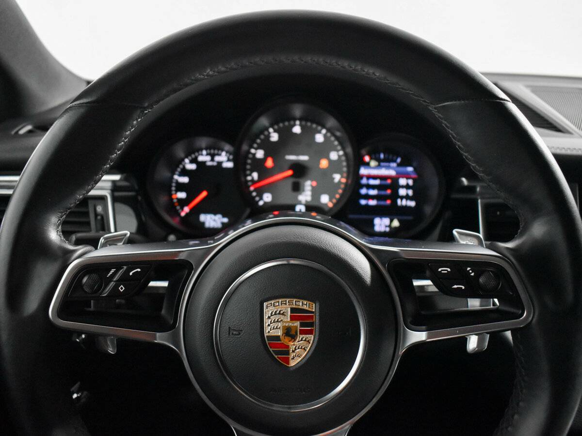 Porsche Macan с пробегом — 2014 год. Фото: #16