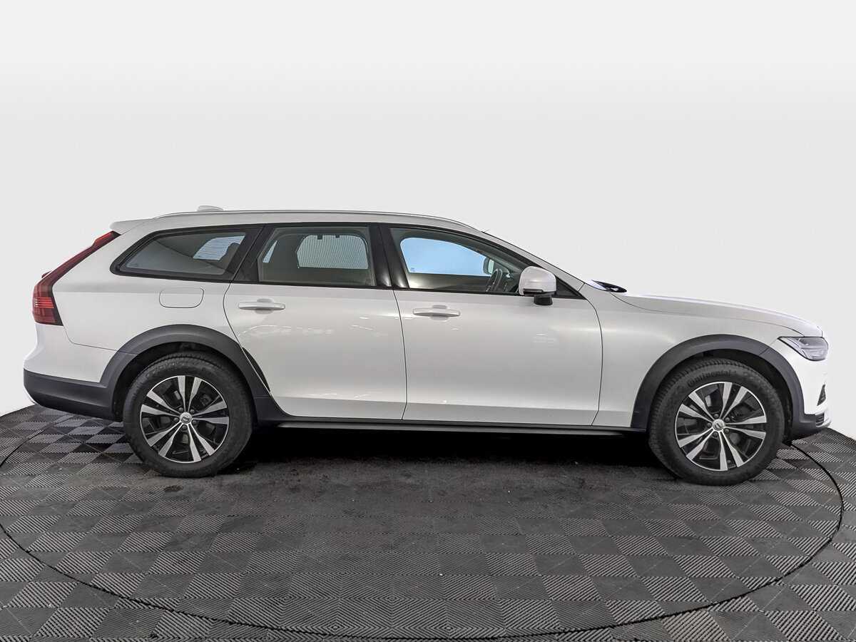 Volvo V90 Cross Country с пробегом — 2021 год. Фото: #3