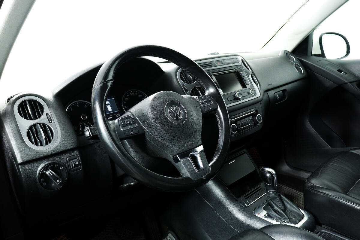 Volkswagen Tiguan с пробегом — 2011 год. Фото: #12