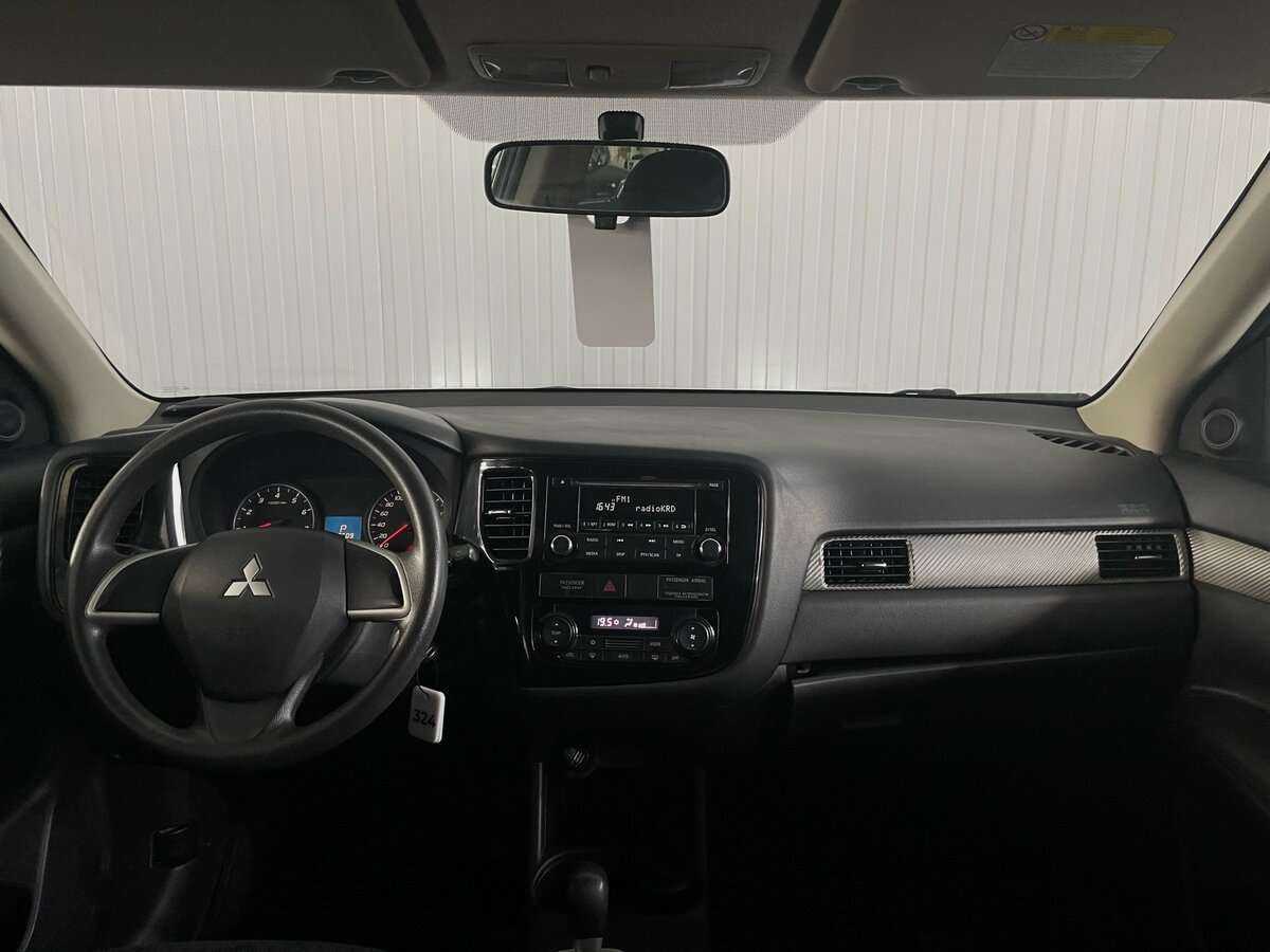Mitsubishi Outlander с пробегом — 2013 год. Фото: #8
