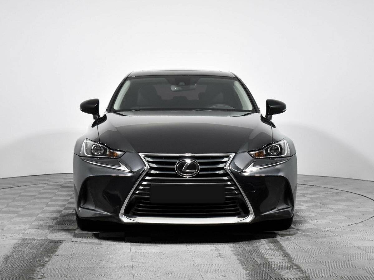 Lexus IS с пробегом — 2019 год. Фото: #1