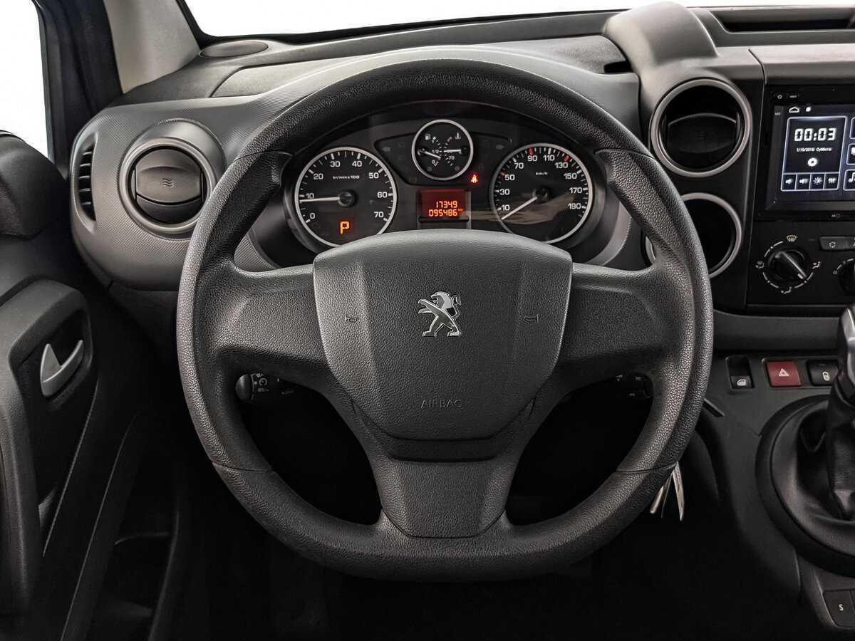 Peugeot Partner с пробегом — 2022 год. Фото: #17