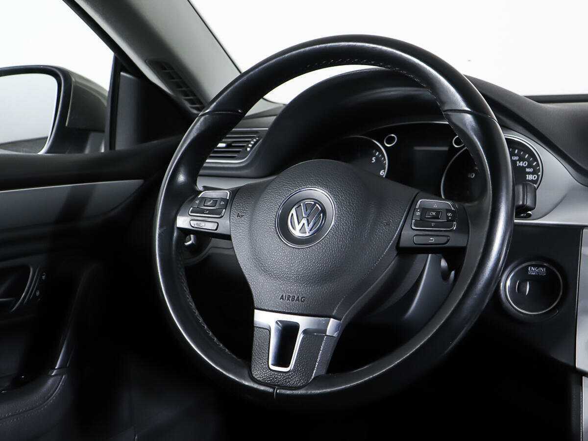 Volkswagen Passat CC с пробегом — 2011 год. Фото: #14