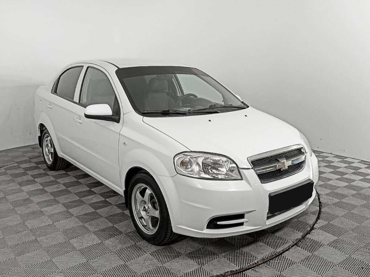 Chevrolet Aveo с пробегом — 2011 год. Фото: #2