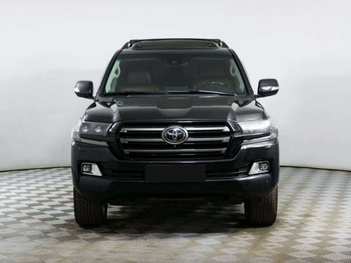 Toyota Land Cruiser с пробегом — 2015 год. Фото: #1