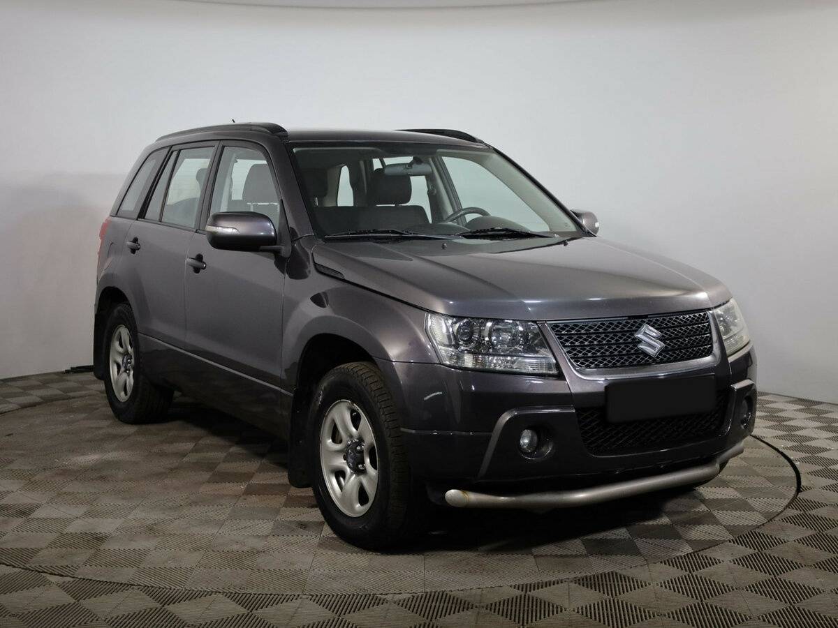Suzuki Grand Vitara с пробегом — 2011 год. Фото: #2