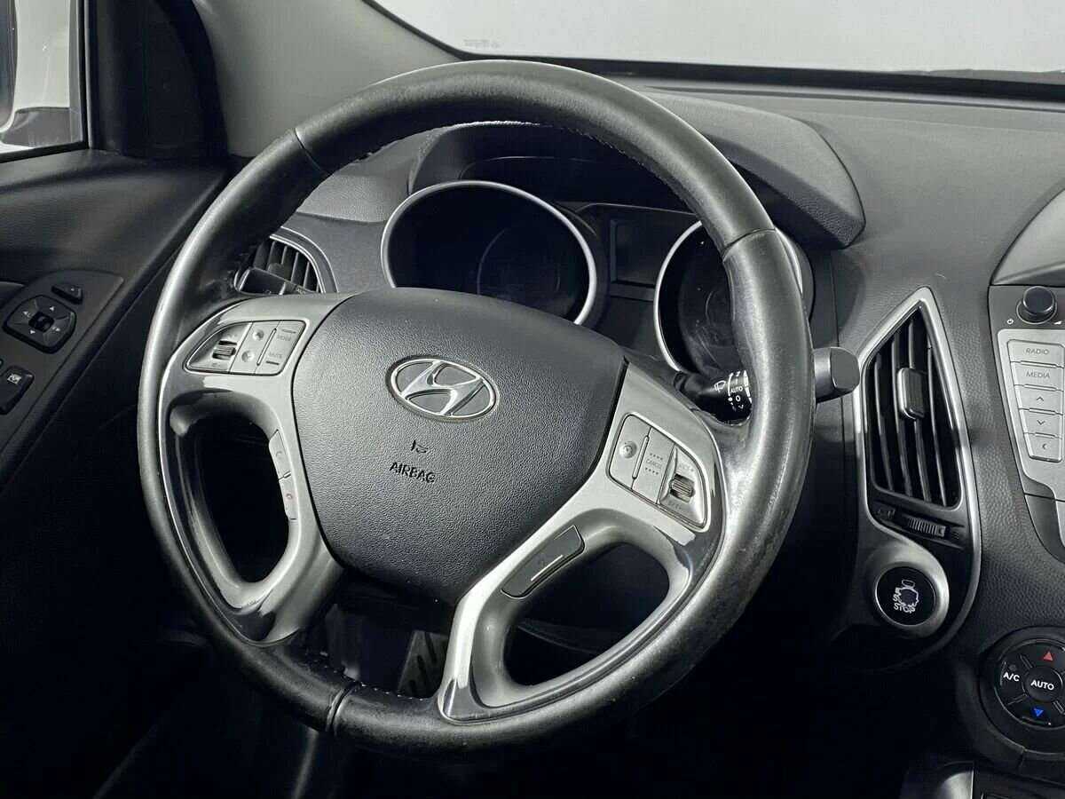 Hyundai ix35 с пробегом — 2011 год. Фото: #9