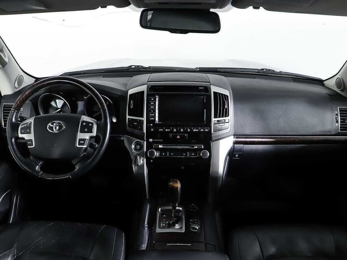 Toyota Land Cruiser с пробегом — 2012 год. Фото: #11