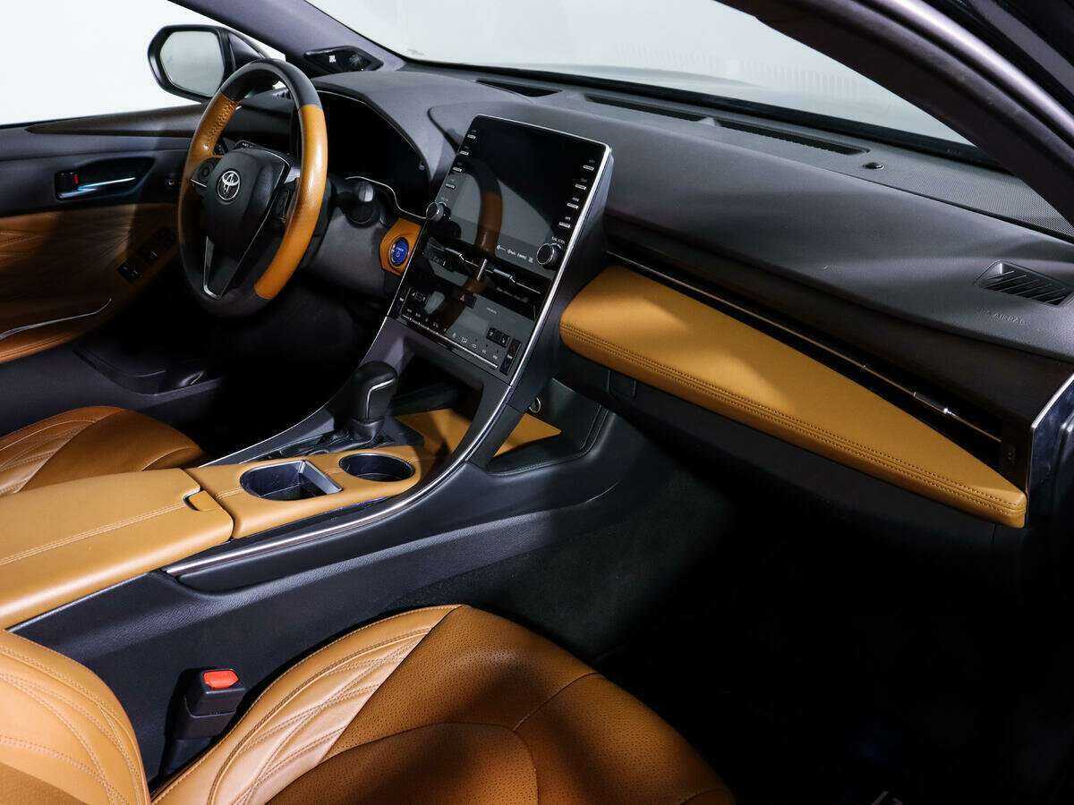 Toyota Avalon с пробегом — 2018 год. Фото: #8
