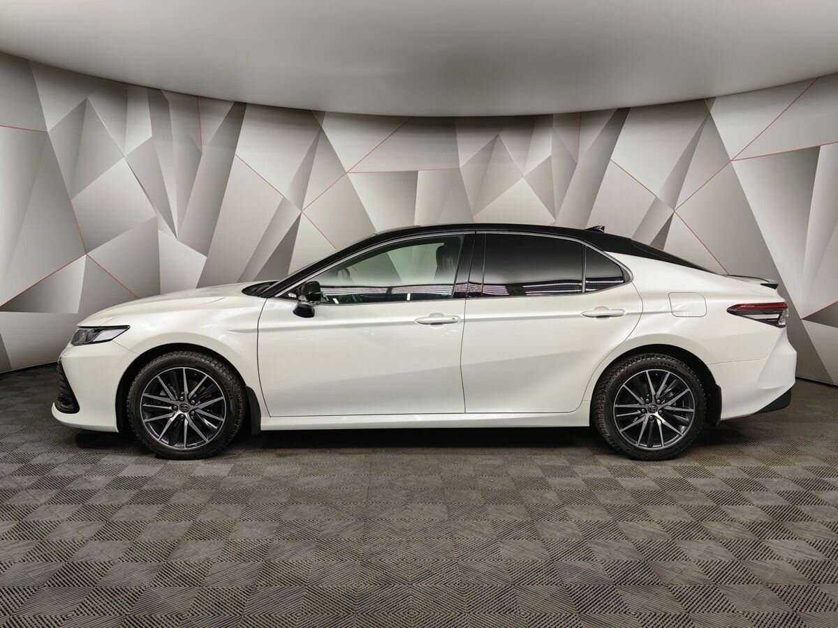 Toyota Camry с пробегом — 2021 год. Фото: #4
