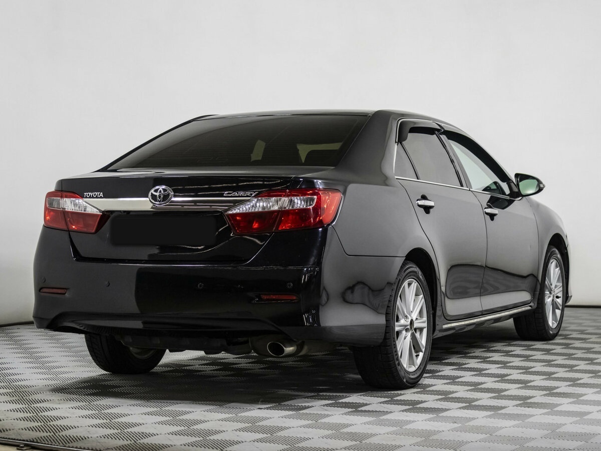 Toyota Camry с пробегом — 2012 год. Фото: #3