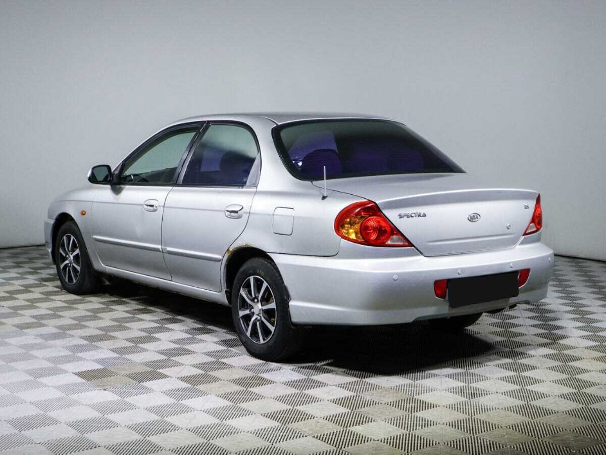 Kia Spectra с пробегом — 2008 год. Фото: #6