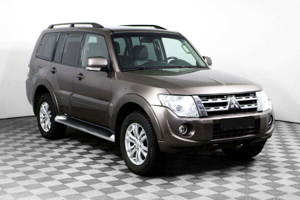 Mitsubishi Pajero с пробегом — 2011 год. Фото: #2
