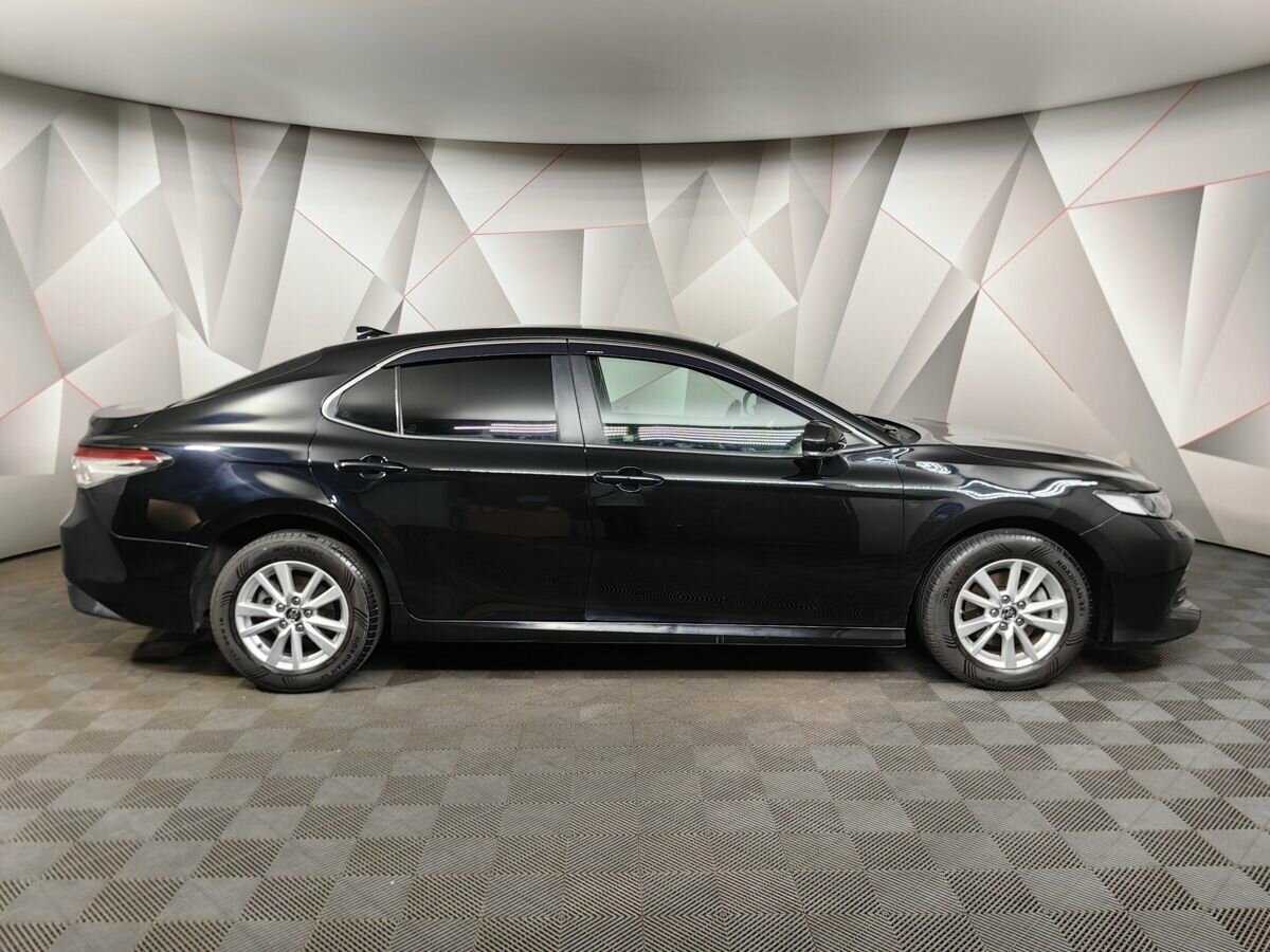 Toyota Camry с пробегом — 2019 год. Фото: #5