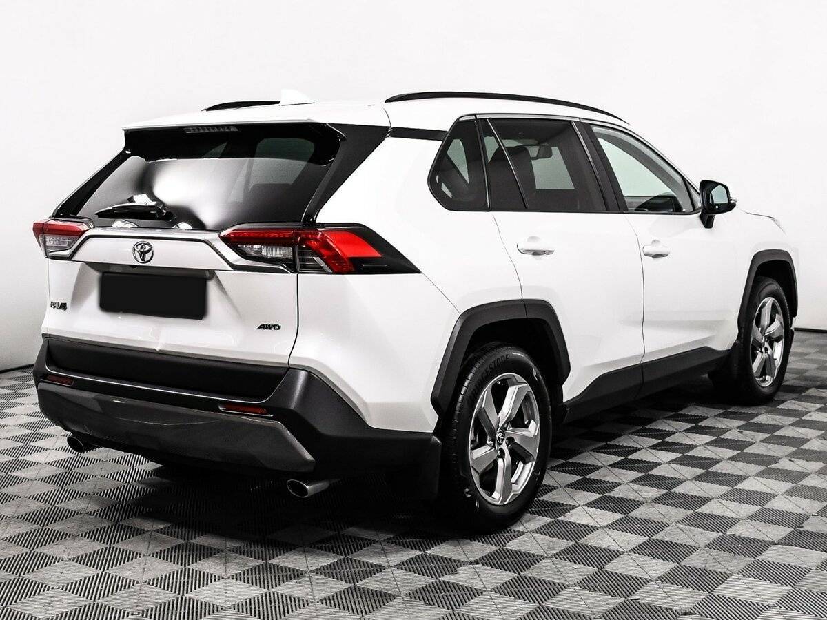 Toyota RAV4 с пробегом — 2021 год. Фото: #4