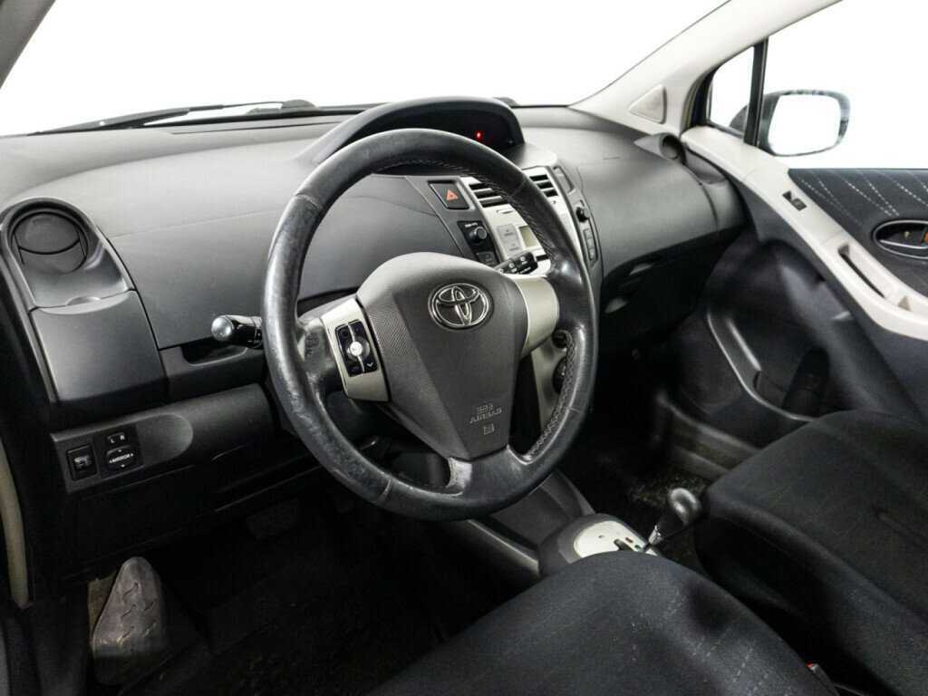 Toyota Yaris с пробегом — 2006 год. Фото: #10