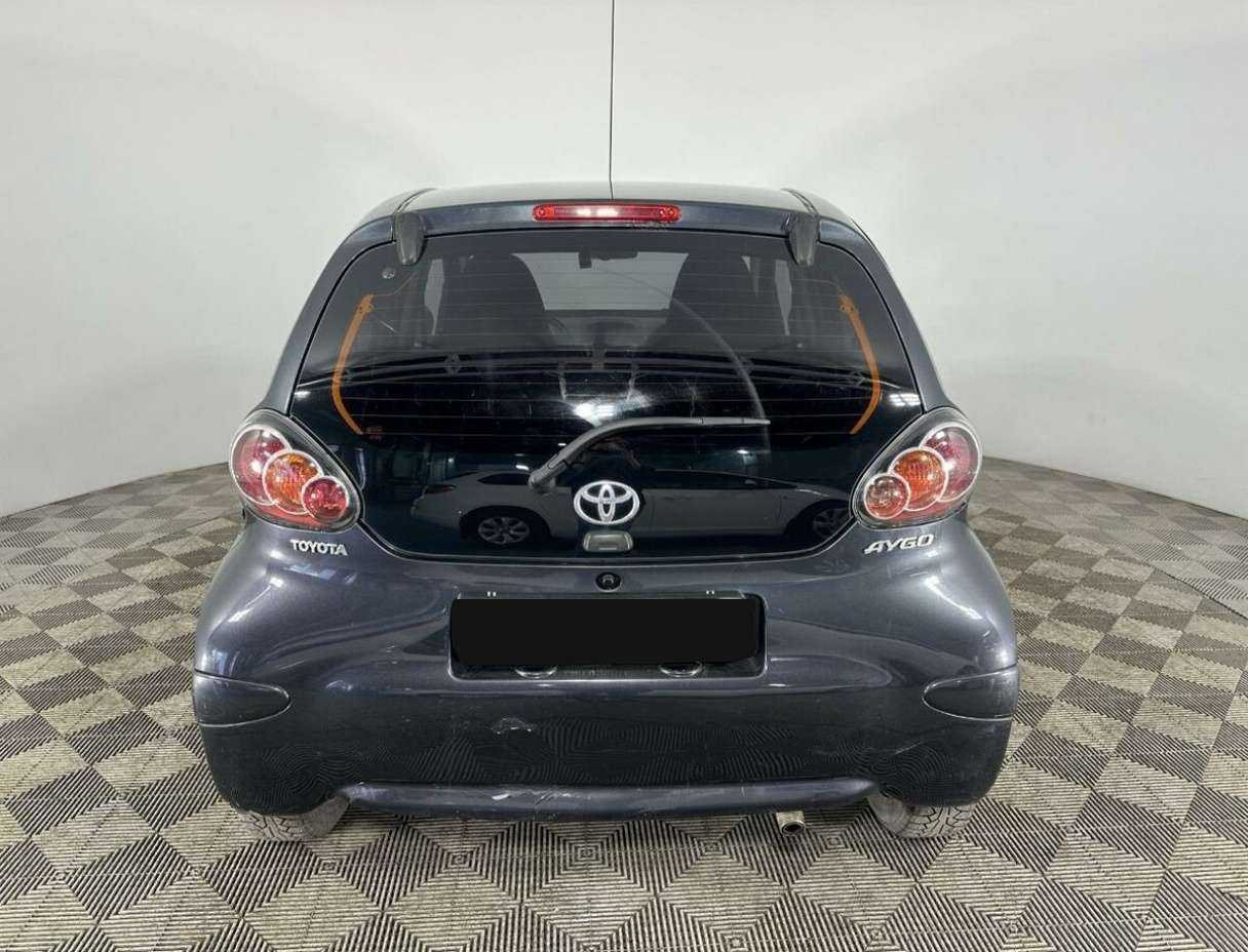 Toyota Aygo с пробегом — 2008 год. Фото: #2