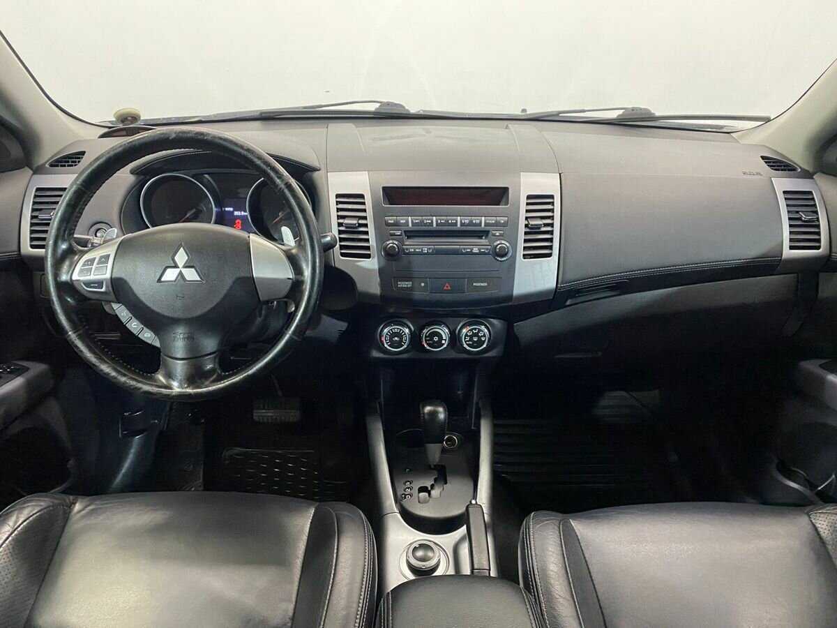 Mitsubishi Outlander с пробегом — 2011 год. Фото: #8