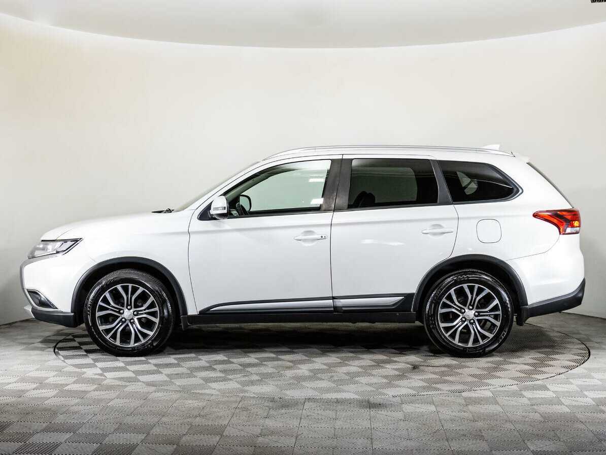 Mitsubishi Outlander с пробегом — 2017 год. Фото: #7