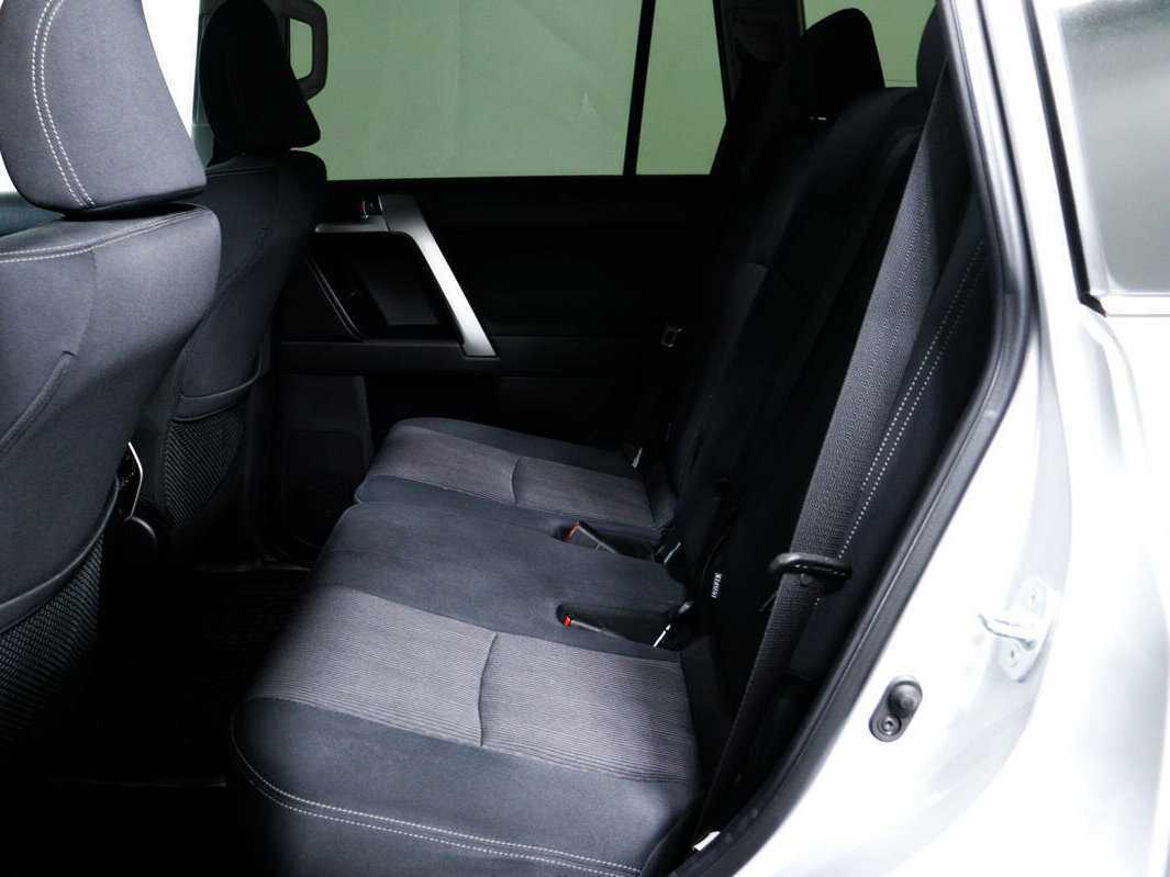 Toyota Land Cruiser Prado с пробегом — 2017 год. Фото: #11