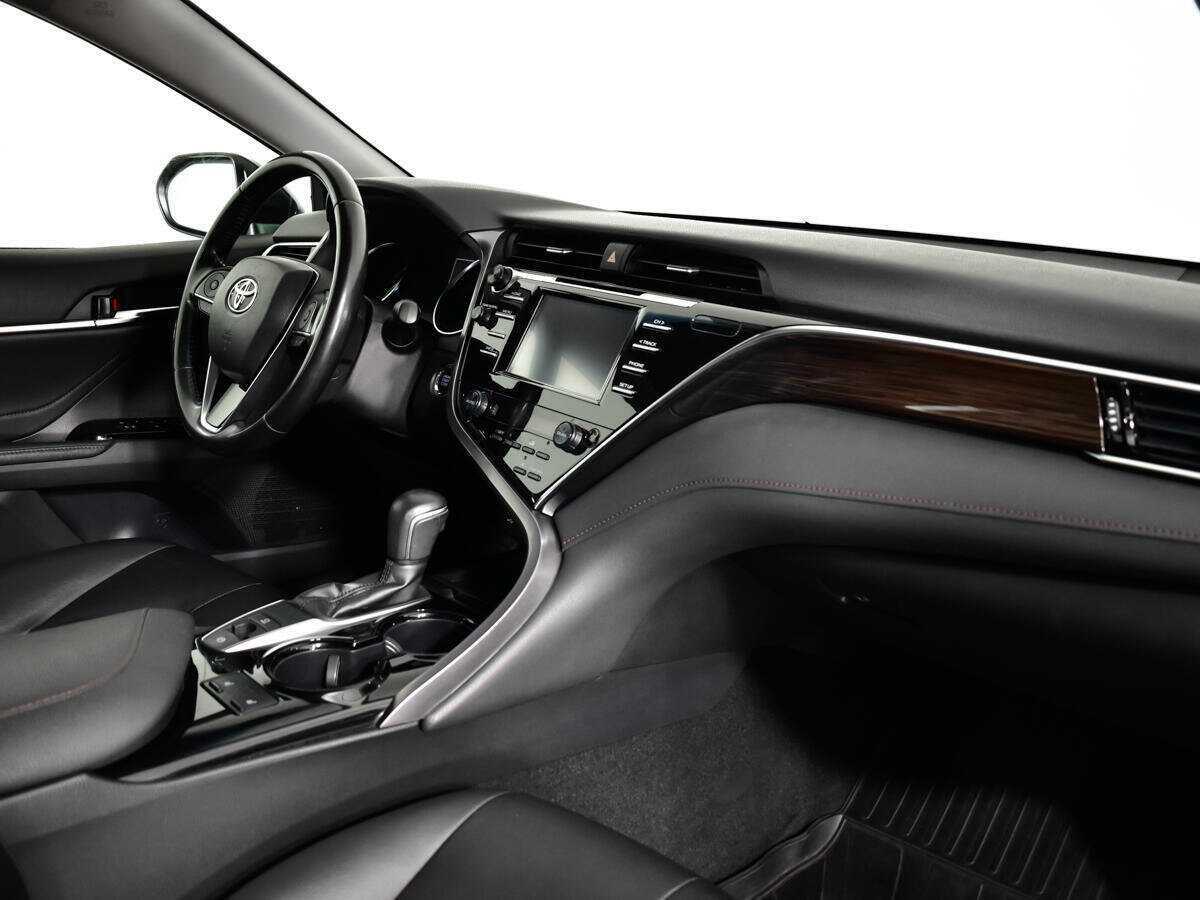Toyota Camry с пробегом — 2019 год. Фото: #8