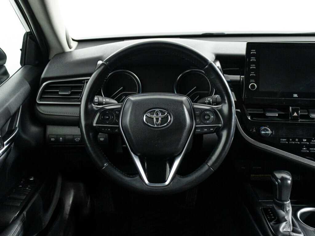 Toyota Camry с пробегом — 2021 год. Фото: #20