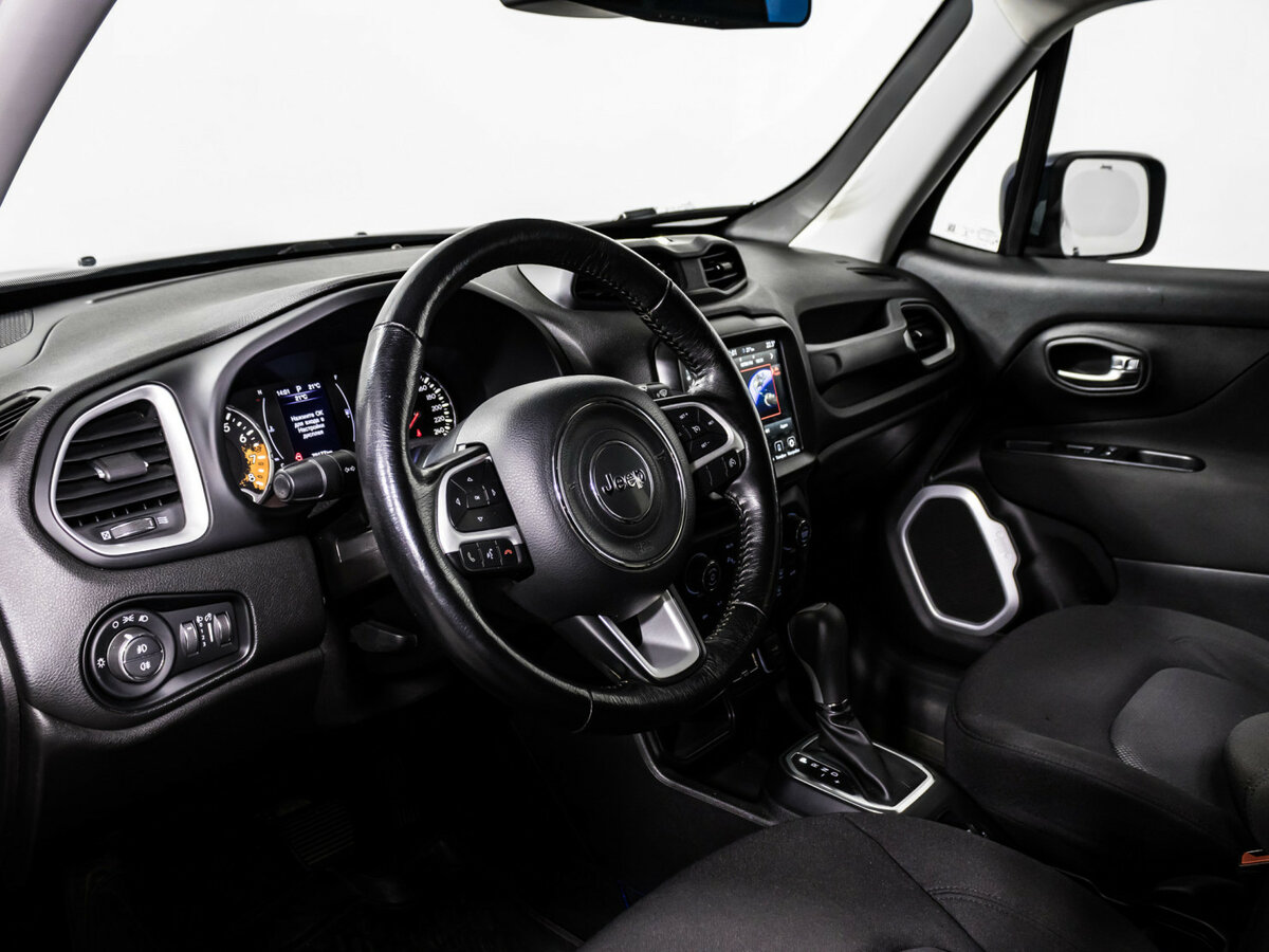 Jeep Renegade с пробегом — 2018 год. Фото: #11