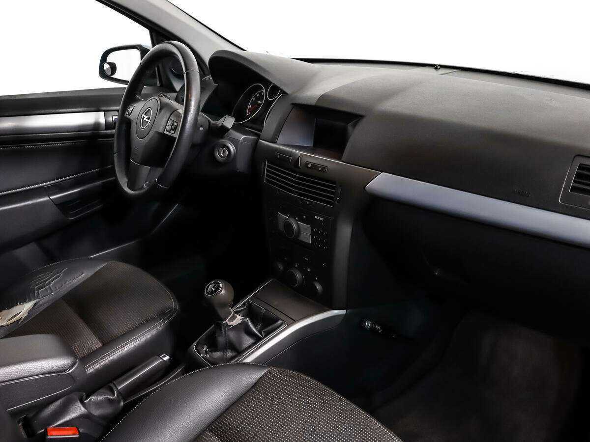 Opel Astra с пробегом — 2006 год. Фото: #10