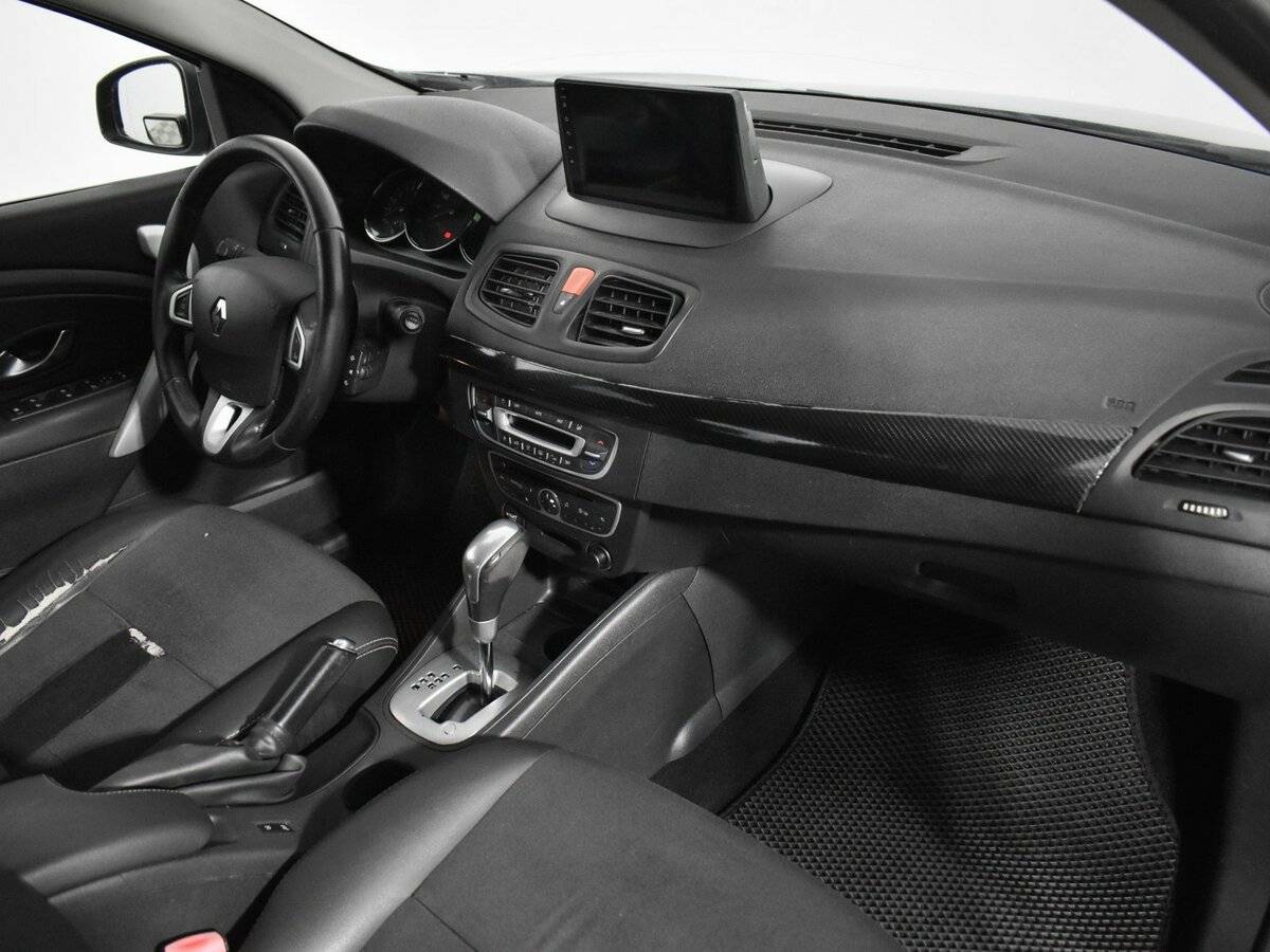Renault Fluence с пробегом — 2011 год. Фото: #11