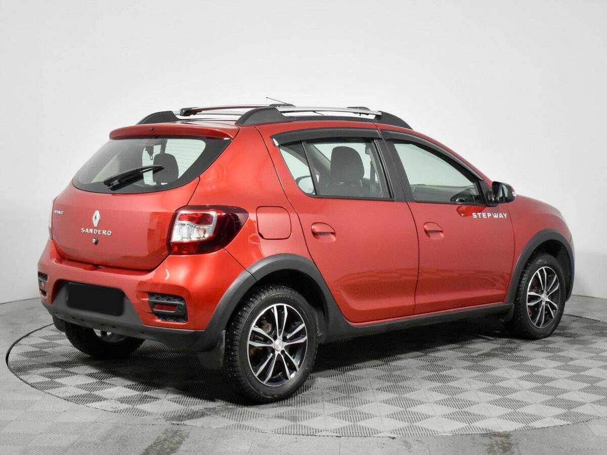Renault Sandero с пробегом — 2016 год. Фото: #4