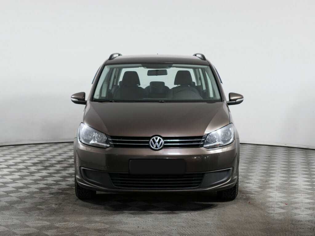 Volkswagen Touran с пробегом — 2011 год. Фото: #1