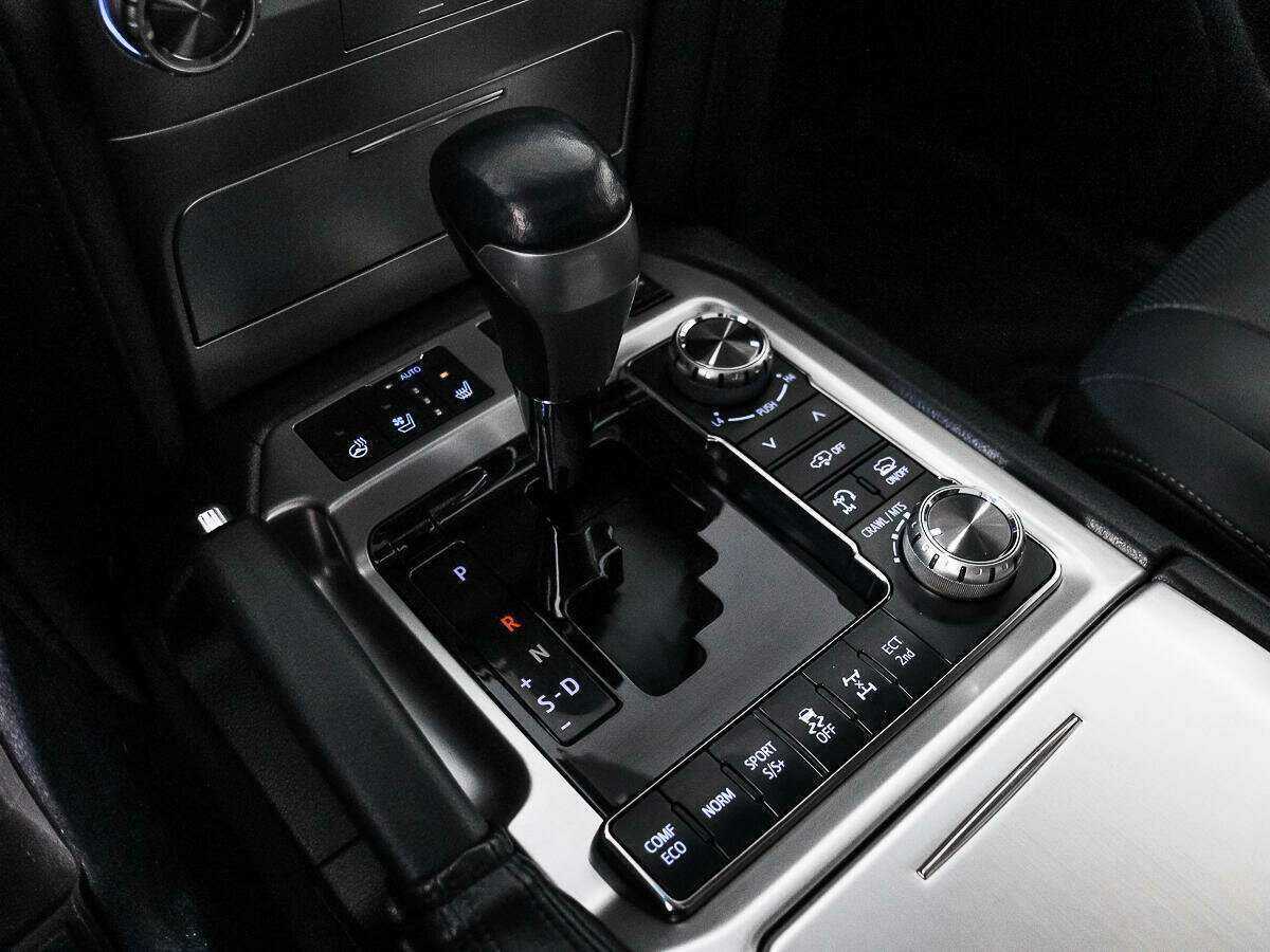 Toyota Land Cruiser с пробегом — 2016 год. Фото: #10