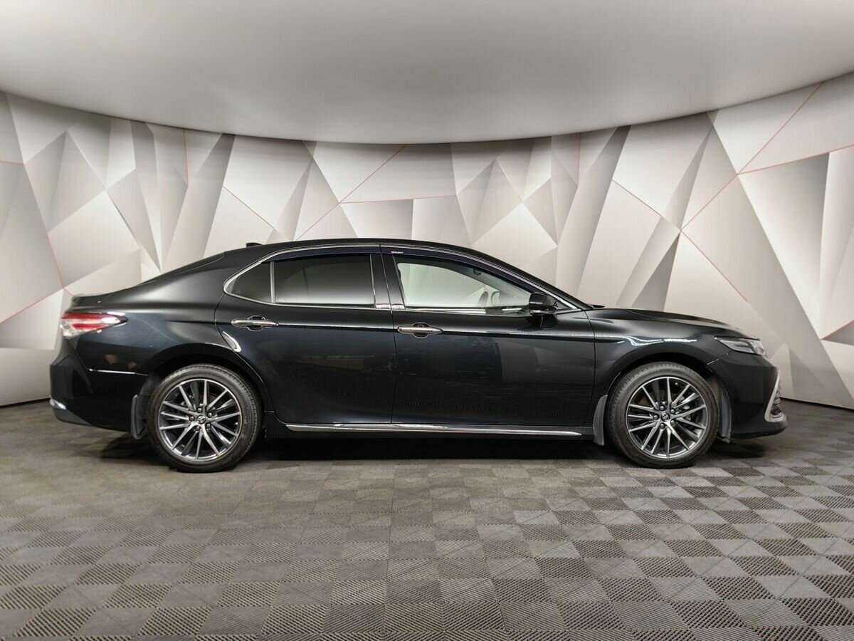 Toyota Camry с пробегом — 2023 год. Фото: #5